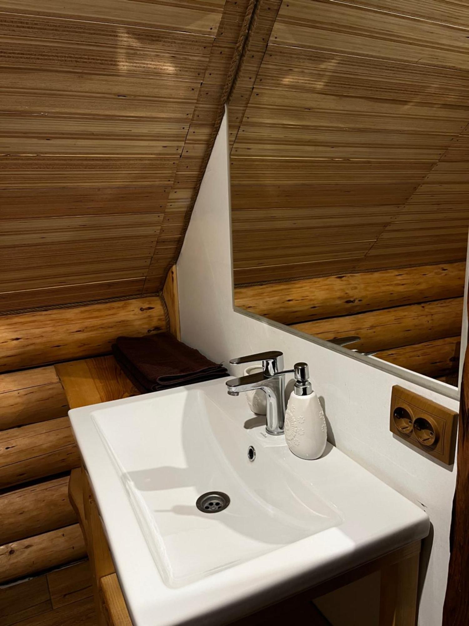 Тихий Куточок Villa Izki Ngoại thất bức ảnh